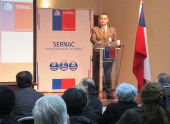 El director (s) Martínez explicó que el Sernac está abierto a futuros encuentros con dirigentes sociales como el realizado en San Bernardo