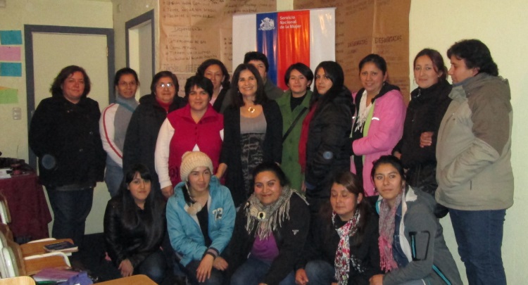 SERNAC realizó charla a mujeres de San José de la Mariquina