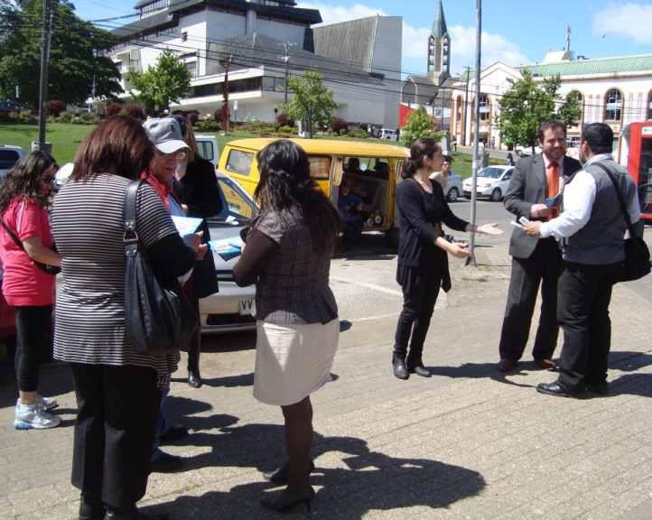 sernac-los-rios-difunde-derechos-de-consumidores-de-servicios-turisticos-en-Valdivia-30octubre2012-b sernac-los-rios-difunde-derechos-de-consumidores-de-servicios-turisticos-en-Valdivia-30octubre2012-b
