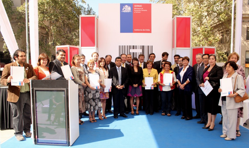 Sernac lanza programa de Educación Financiera en colegios del país Sernac lanza programa de Educación Financiera en colegios del país