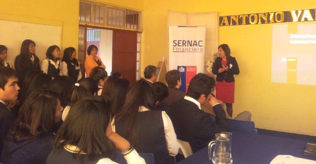 Arica: Sernac dictó charla a alumnos de Liceo Antonio Varas de la Barra