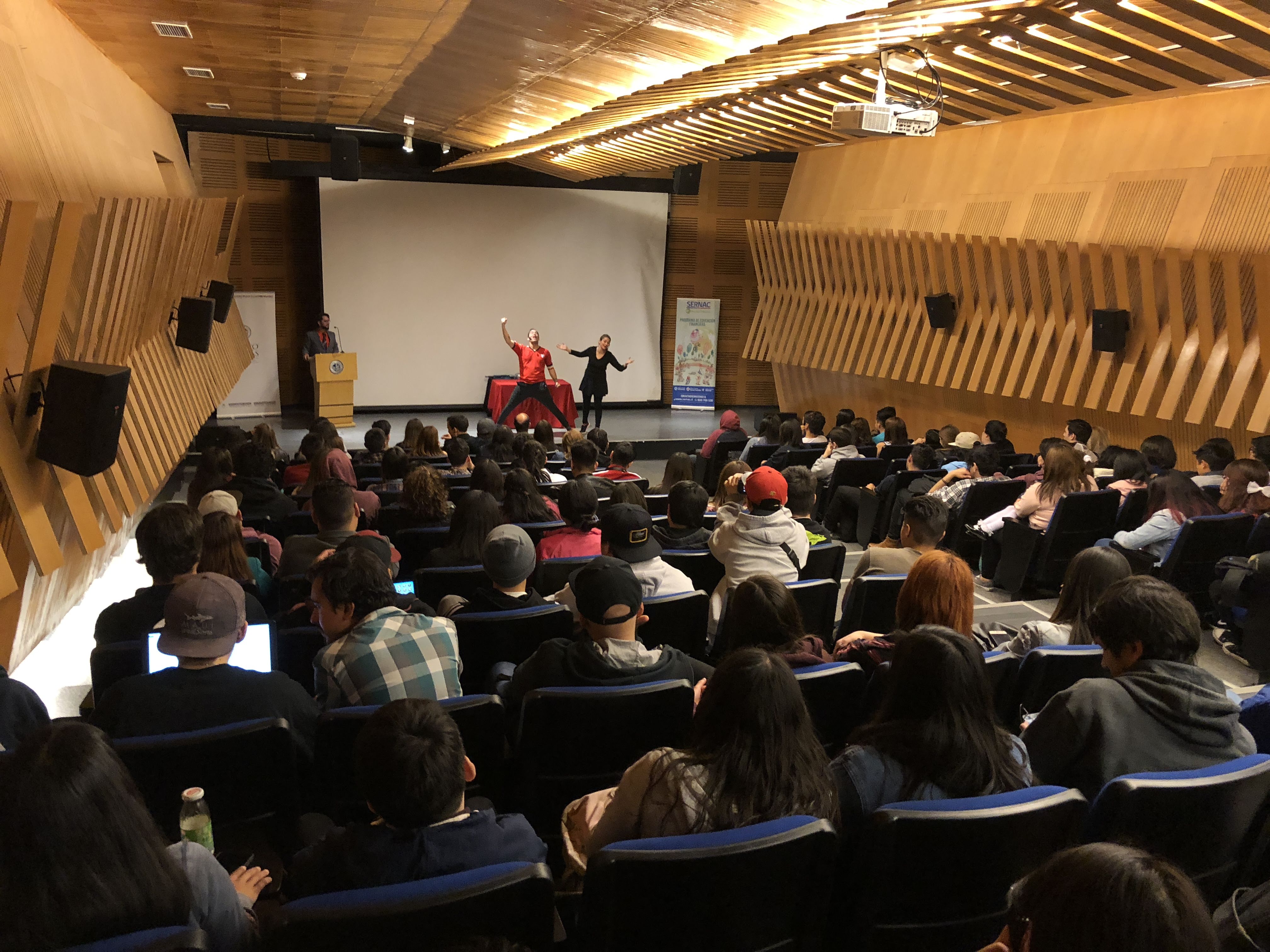 Obra teatro Los Caminos del Hincha CFT IP Santo Tomás Programa Educación Financiera Jóvenes Obra teatro Los Caminos del Hincha CFT IP Santo Tomás Programa Educación Financiera Jóvenes