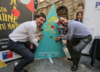 Ministro de Economía, José Ramón Valente, junto a Director Nacional del SERNAC, Lucas Del Villar, recuerdan derechos de los consumidores en Navidad.