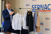 Ministro de Economía, José Ramón Valente, da a conocer estudio del SERNAC sobre precios de uniformes y útiles escolares.