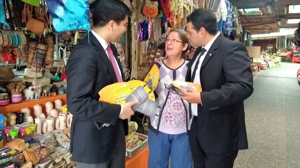 SERNAC recuerda derechos a los turistas en vacaciones de verano SERNAC recuerda derechos a los turistas en vacaciones de verano