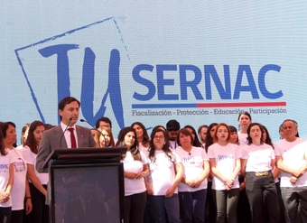 Director del SERNAC, Lucas Del Villar, junto al Ministro de Economía, José Ramón Valente, dan el puntapié inicial al Nuevo SERNAC.