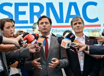 Director del SERNAC, Lucas Del Villar, junto al Ministro de Economía, José Ramón Valente, dan el puntapié inicial al Nuevo SERNAC.