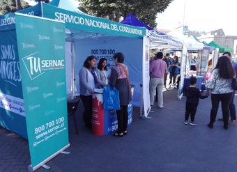 El SERNAC de Biobío celebró el Día del Consumidor con una Feria del Consumidor en Plaza Independencia de Concepción.