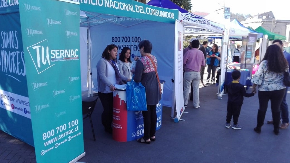 El SERNAC de Biobío celebró el Día del Consumidor con una Feria del Consumidor en Plaza Independencia de Concepción.