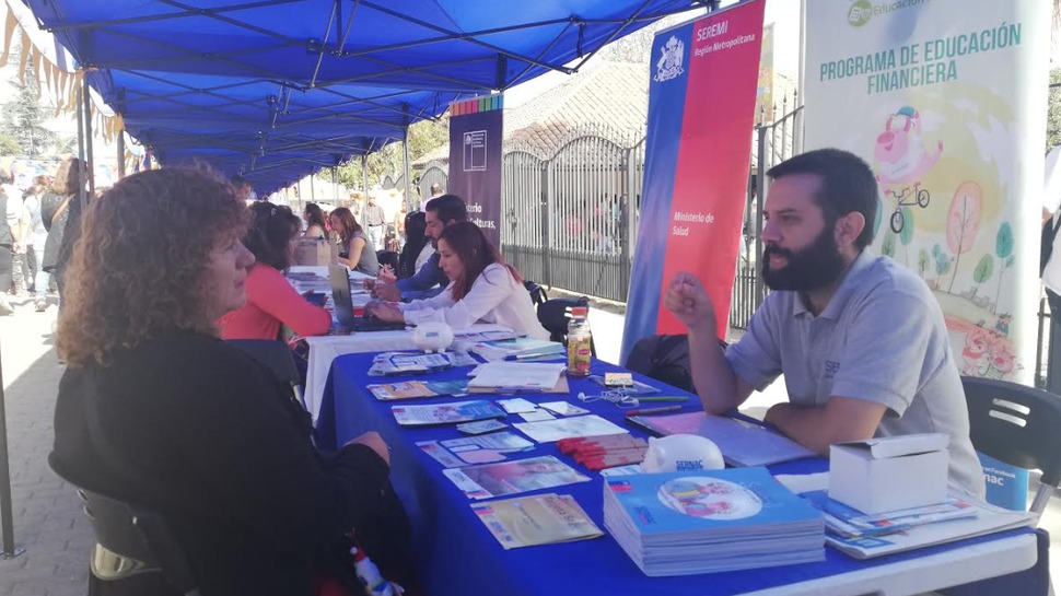 SERNAC Metropolitano participa en actividad de Gobierno en Terreno durante la Semana de la Mujer