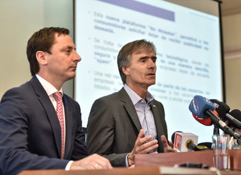 Ministro de Economía, José Ramón Valente, junto al Director Nacional del SERNAC, Lucas Del Villar, anuncian nueva versión de aplicación web No Molestar.