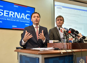 Ministro de Economía, José Ramón Valente, junto al Director Nacional del SERNAC, Lucas Del Villar, anuncian nueva versión de aplicación web No Molestar.