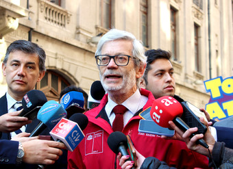 Ministro de Economía, Juan Andrés Fontaine, junto al Director del SERNAC, Lucas Del Villar, entregan recomendaciones y consejos para este Día del Niño