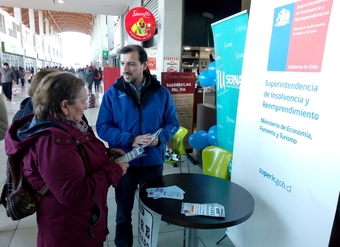 Los Lagos: Instituciones Públicas realizan feria informativa sobre consumo seguro y derecho para inmigrantes