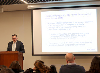 SERNAC, APEC Chile y Universidad Católica realizan primer seminario de "Compliance y Protección al Consumidor"