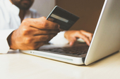 SERNAC exige al retail compensaciones por incumplimientos en compras por Internet