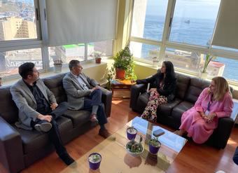 Director Nacional del SERNAC, Andrés Herrera, junto a la Delegada Presidencial de la Región de Valparaíso, Sofía González.