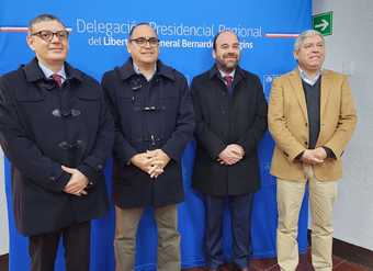 Director Nacional, Andrés Herrera, junto al Delegado Presidencial de la región, Fabio López; al SEREMI de Economía, Guillermo Acuña y al Director del SERNAC de O'Higgins, Ignacio Tello.