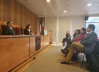 Director Nacional, Andrés Herrera, participa en la charla "Protección al Consumidor: Procedimiento colectivos vigentes", organizada por la Facultad de Derecho y Ciencias Jurídicas de la Universidad Austral.