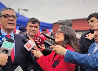 Director Nacional del SERNAC, Andrés Herrera, junto al Ministro de Agricultura, Esteban Valenzuela, habla sobre la Canasta Dieciochera