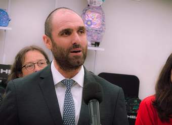 El Director Nacional (S), Milo Rojas, junto a autoridades presenta el Cotizador Escolares 2026