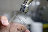 Metropolitana: Aguas Andinas deberá compensar a consumidores por cortes de agua de 2016 y 2017 Metropolitana: Aguas Andinas deberá compensar a consumidores por cortes de agua de 2016 y 2017