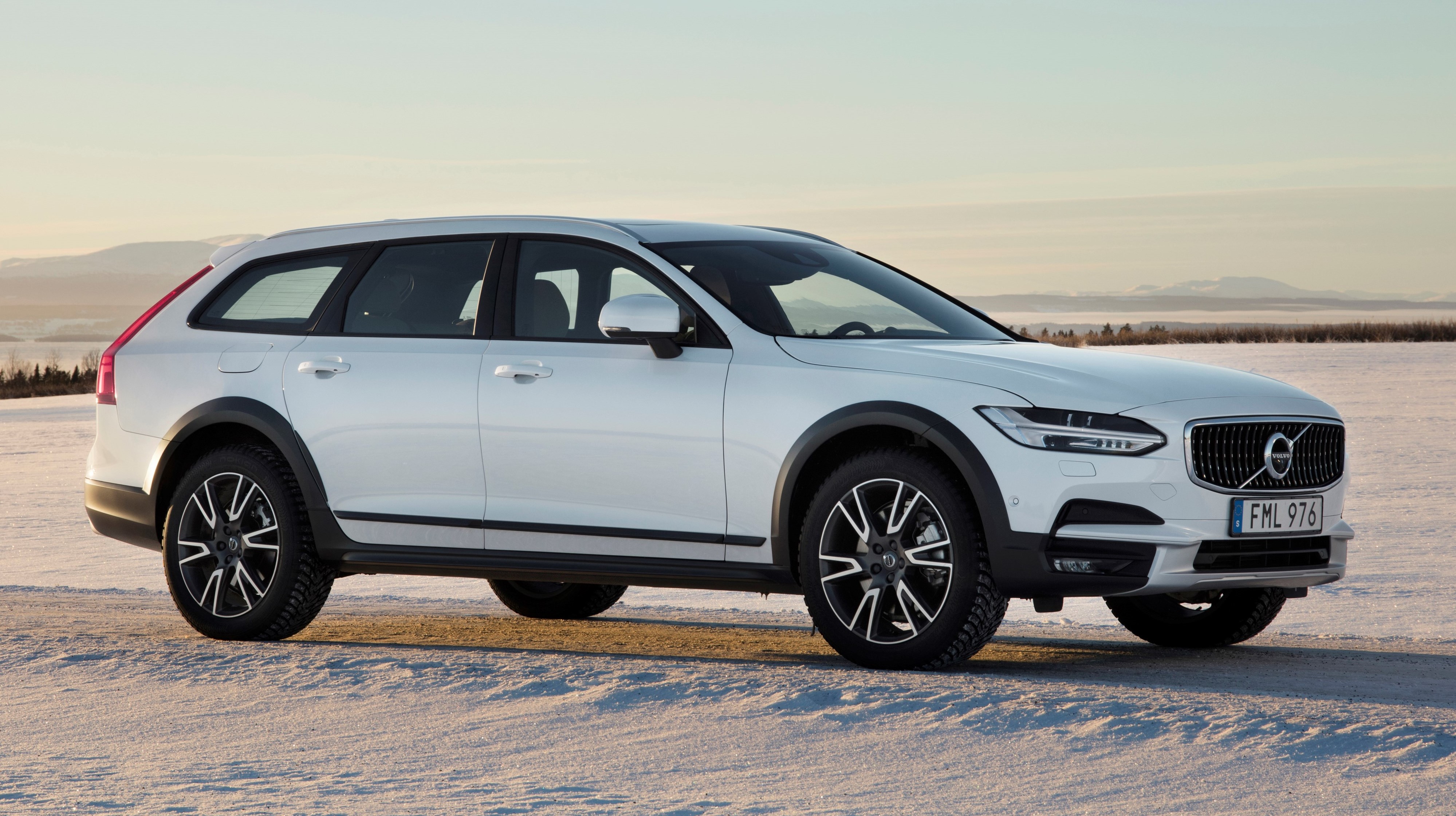 Alerta Seguridad, Vehículos Volvo, modelo V90 Cross Country