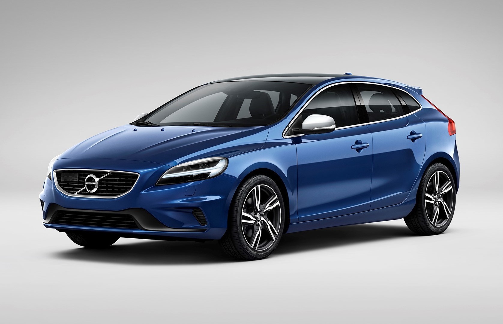 Vehículos Volvo, Modelos V40 y V40 CC años 2015 - 2017.