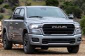 Alerta de Seguridad: Vehículos RAM 1500, años 2025-2026.