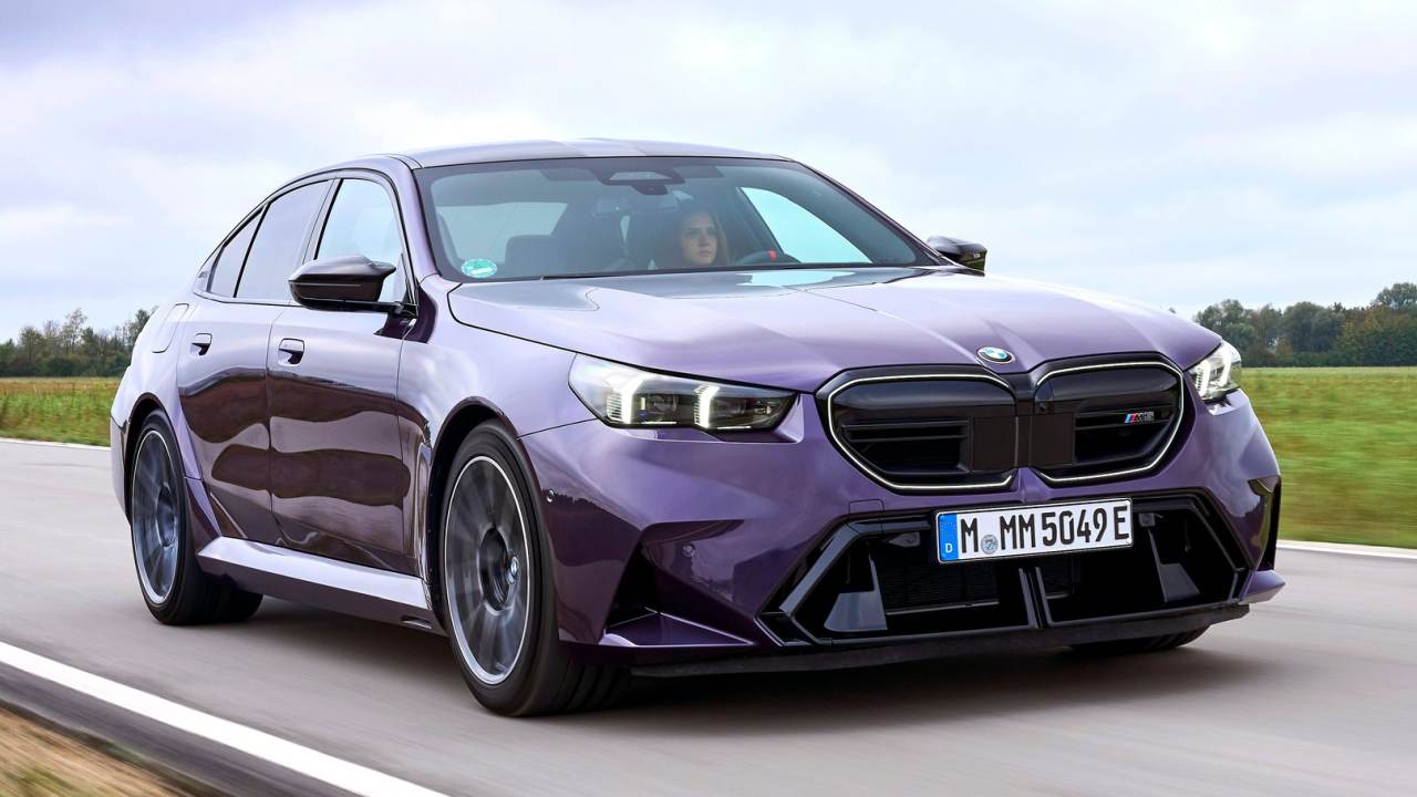 BMW M5 (G90). BMW M5 (G90).